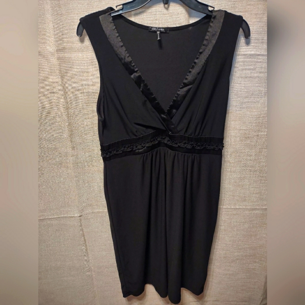 Daisy Fuentes Black Medium Dress Flawless